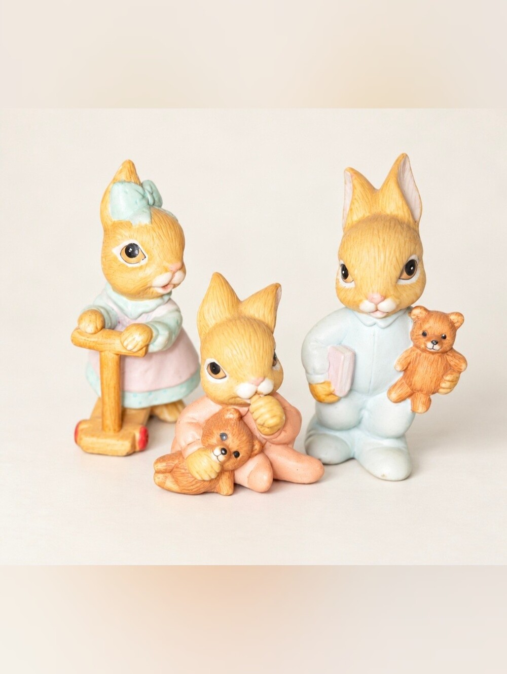 Vintage Home Interiors porcelain bunnies set 2. To 3 inches